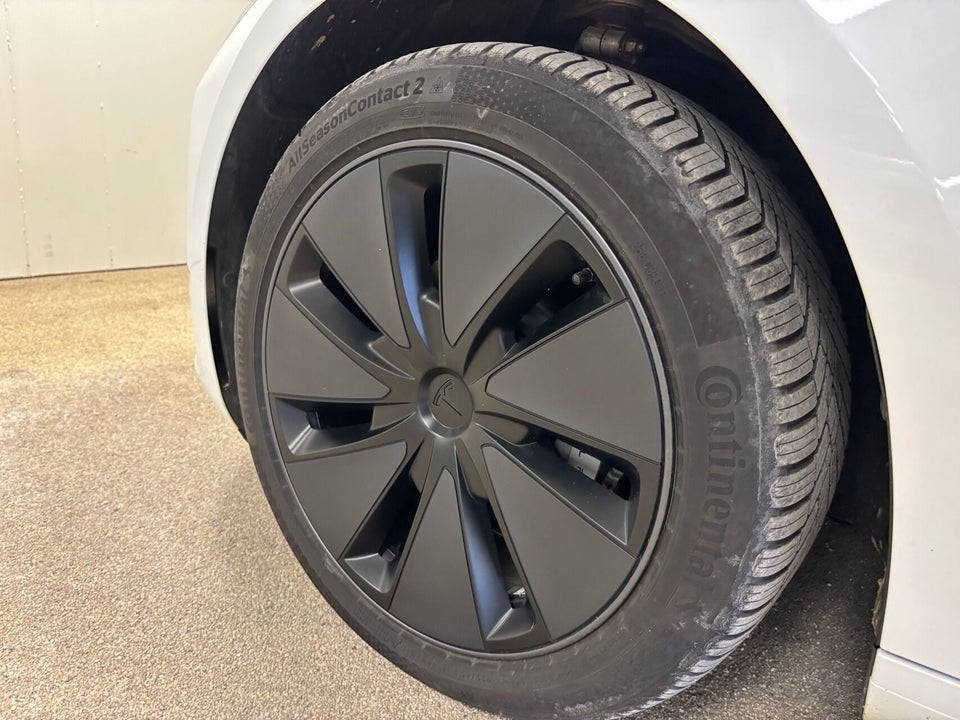 Tesla Model 3 Long Range AWD 4d