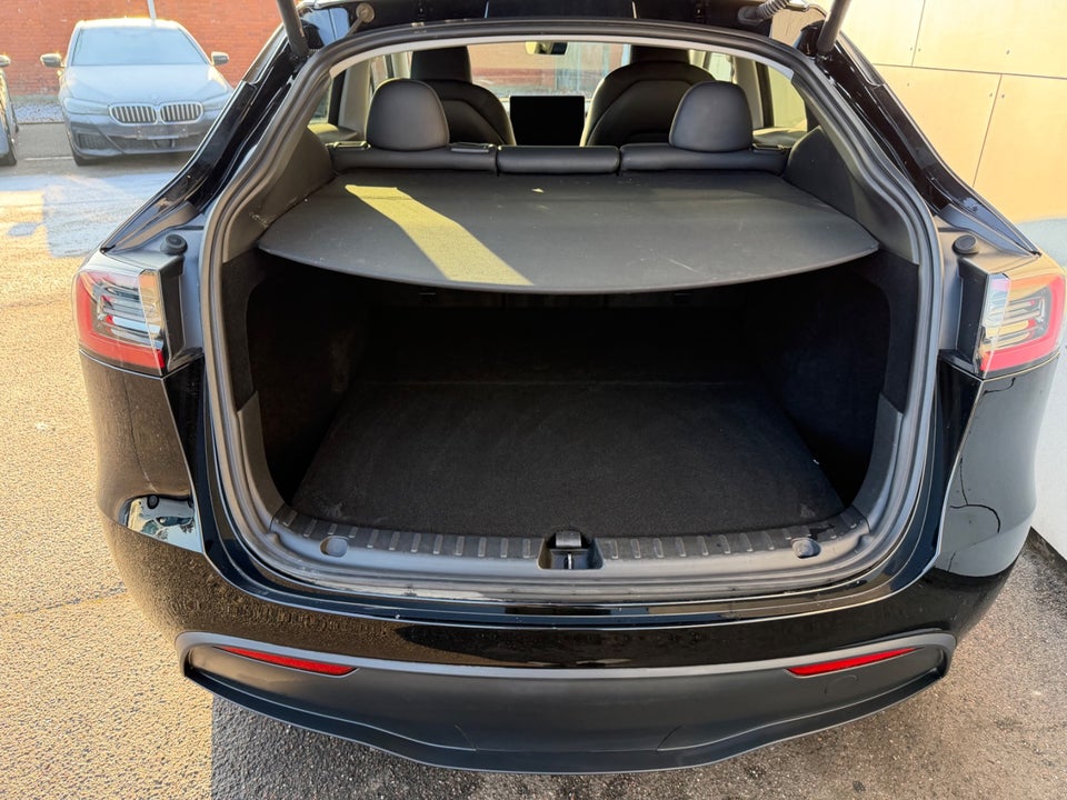 Tesla Model Y RWD 5d