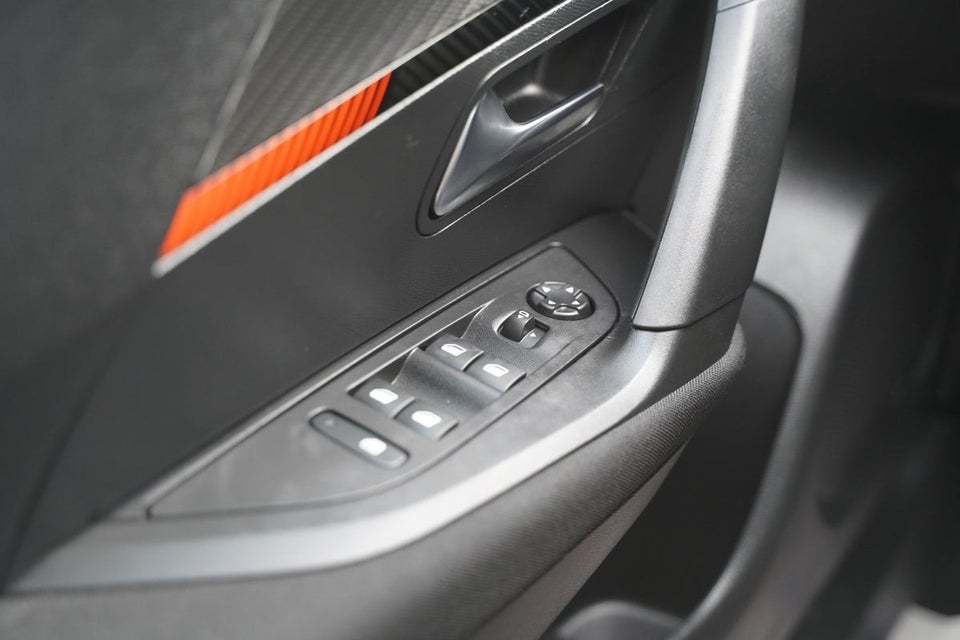 Peugeot 2008 1,2 PureTech 130 Active Pack EAT8 5d