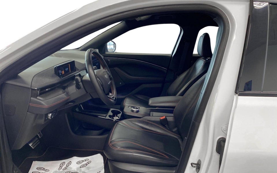 Ford Mustang Mach-E 88 Extended Range AWD 5d