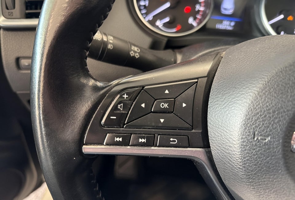 Nissan Qashqai 1,3 Dig-T 140 Acenta 5d