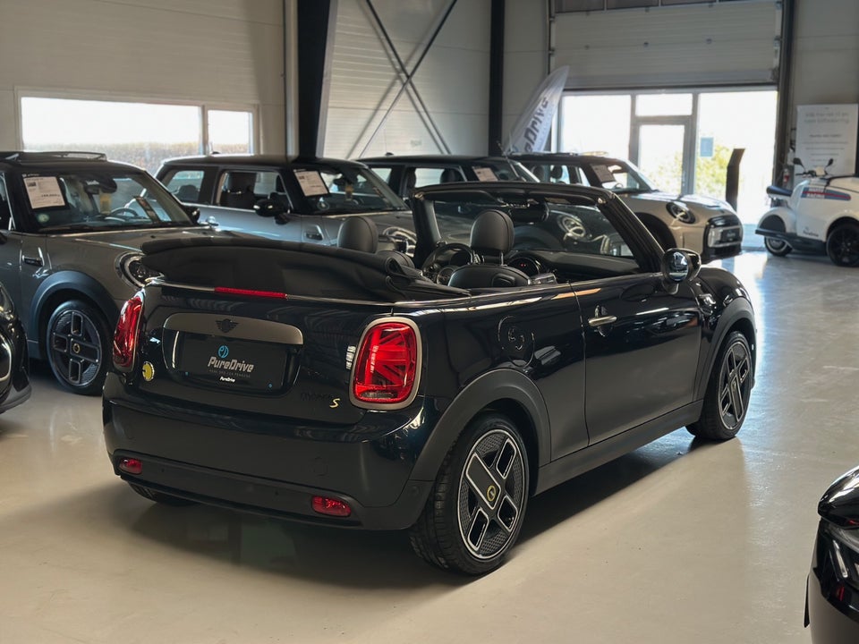 MINI Cooper SE Cabriolet 2d