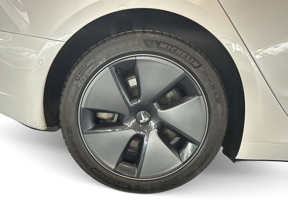 Tesla Model 3 Long Range AWD 4d