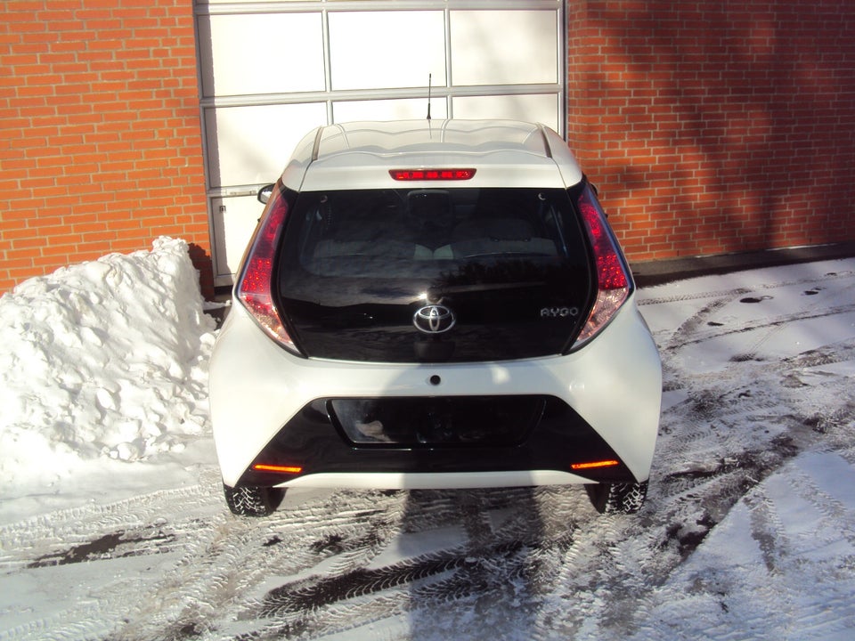 Toyota Aygo 1,0 VVT-i x-touch 5d