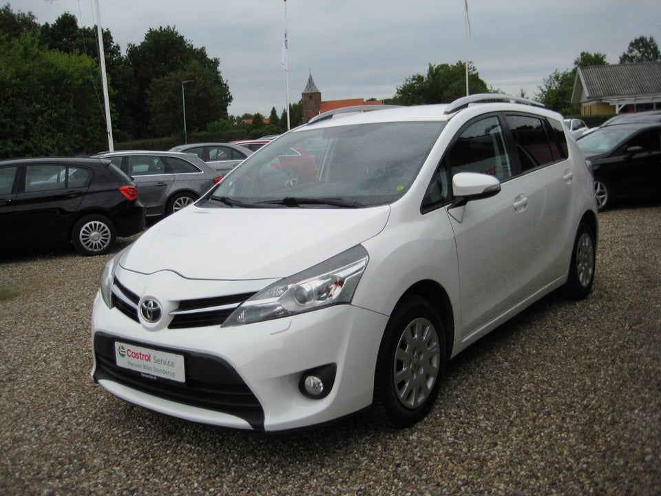 Toyota Sportsvan 1,6 VVT-i T1 Van 5d