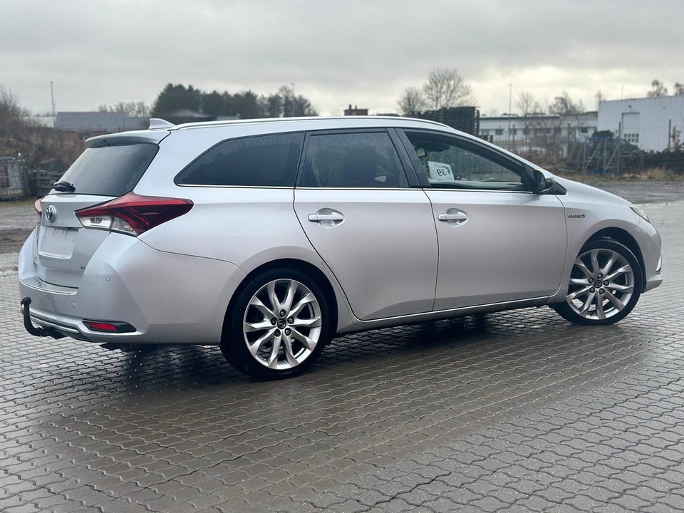 Toyota Auris 1,8 Hybrid H4 Touring Sports CVT 5d