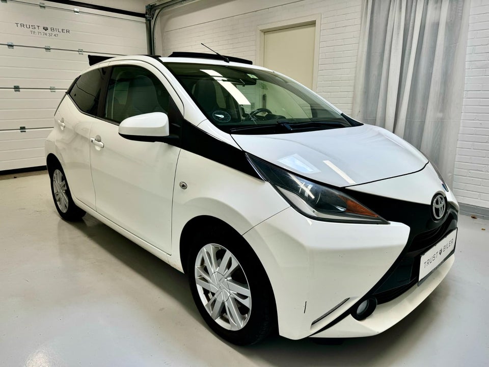 Toyota Aygo 1,0 VVT-i x-wave 5d