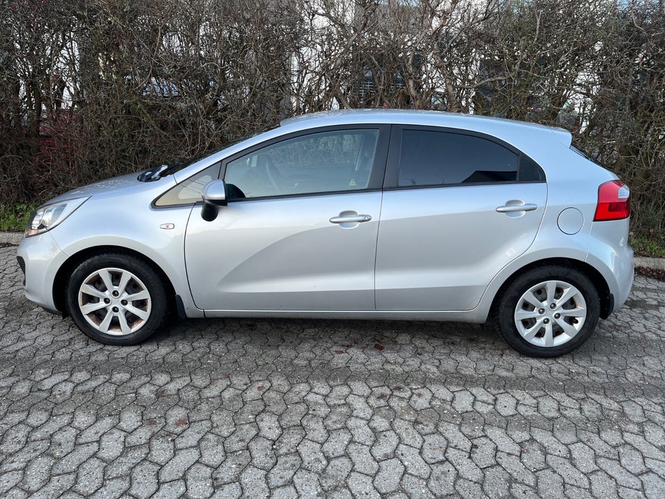 Kia Rio 1,2 CVVT Premium 5d