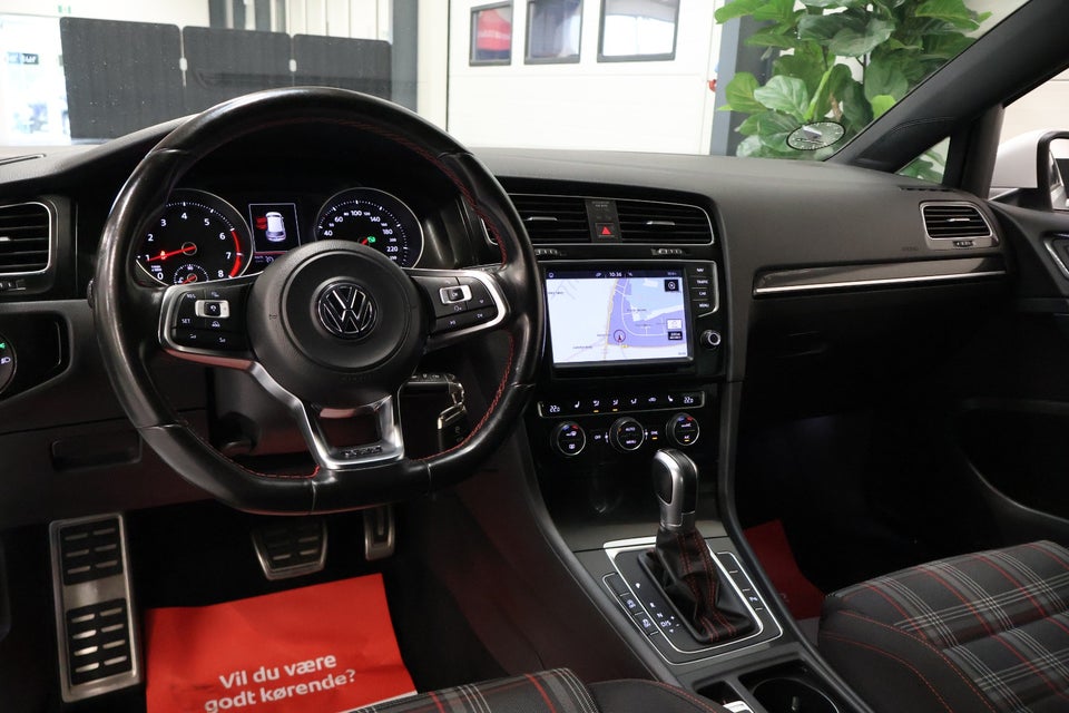 VW Golf VII 2,0 GTi Performance DSG BMT 5d