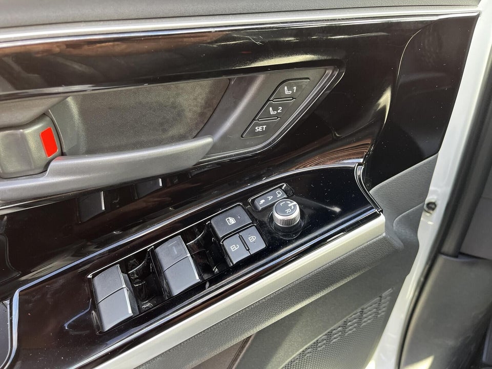 Toyota bZ4X Executive 5d