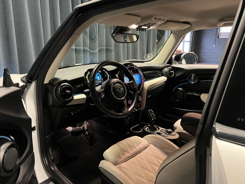 MINI Cooper SE Yours Trim 3d