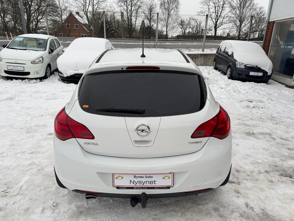 Opel Astra 1,4 T 140 Enjoy 5d