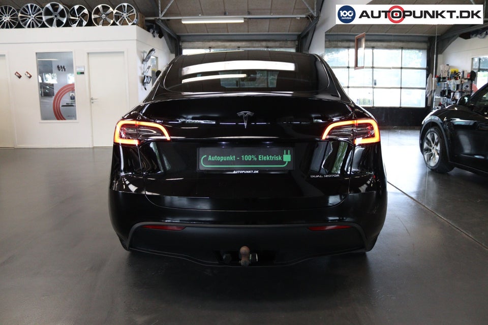 Tesla Model Y Long Range AWD 5d