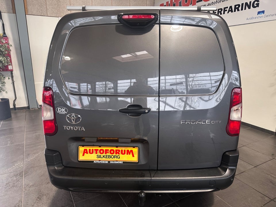 Toyota ProAce City 1,5 D 102 Long Comfort 5d