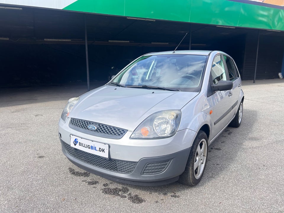 Ford Fiesta 1,4 Ambiente 5d