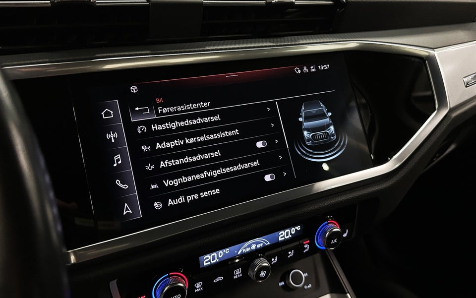 Audi Q3 45 TFSi e Attitude plus S-tr. 5d