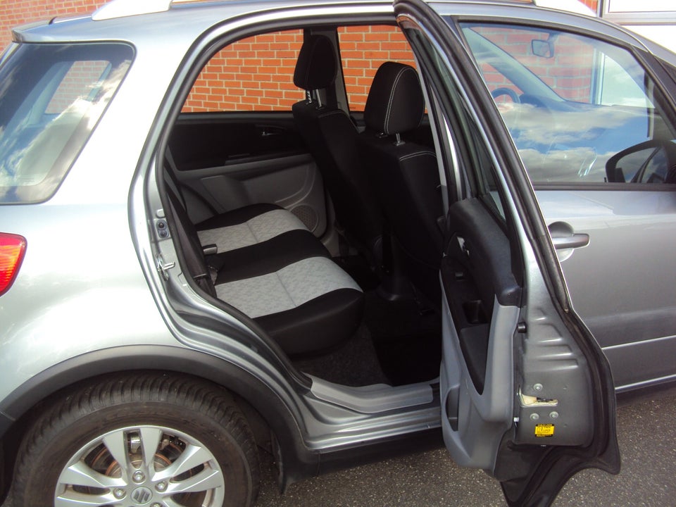Suzuki SX4 1,6 CombiBack Tour 5d