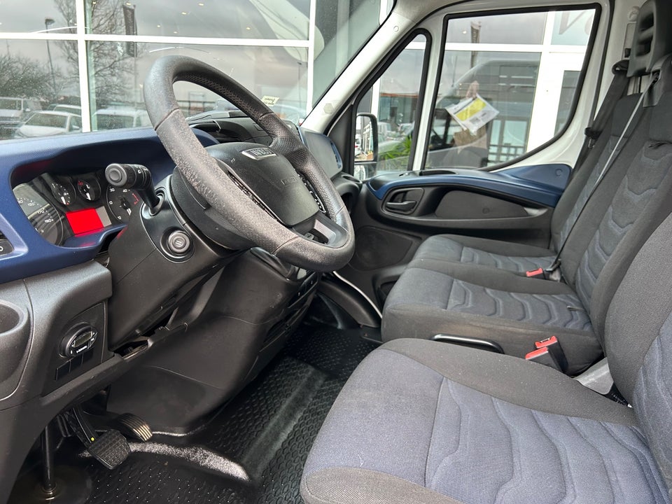 Iveco Daily 2,3 35S16 12m³ Van AG8