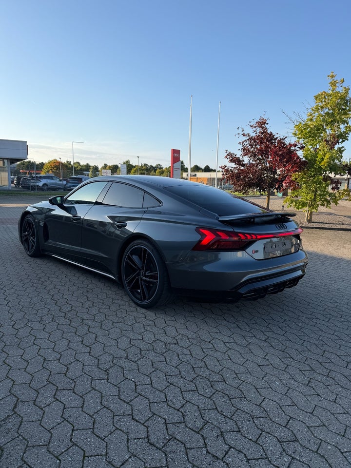 Audi RS e-tron GT quattro 4d