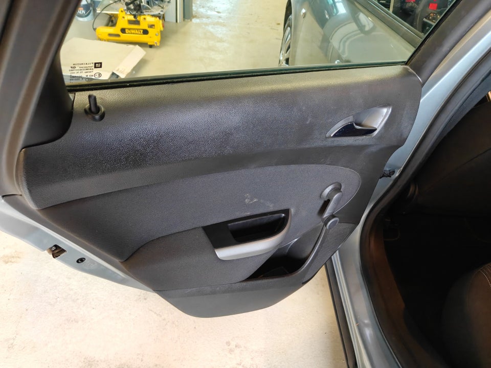 Opel Astra 1,6 Enjoy 5d