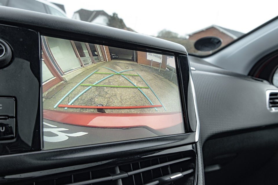 Peugeot 208 1,5 BlueHDi 100 Prestige Sky 5d