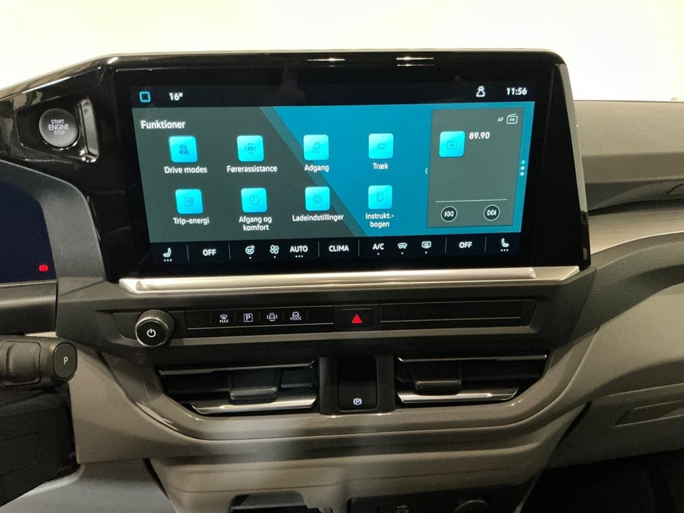 VW e-Caravelle 64 Life SWB