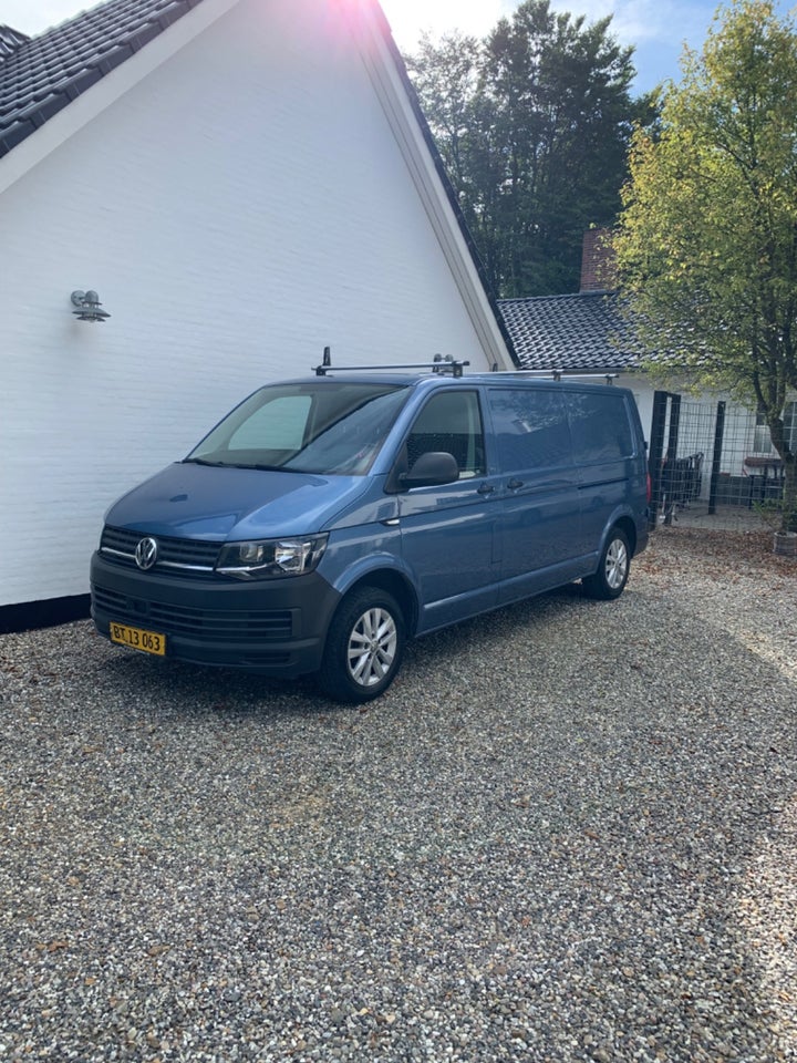 VW Transporter 2,0 TDi 150 Kassevogn lang