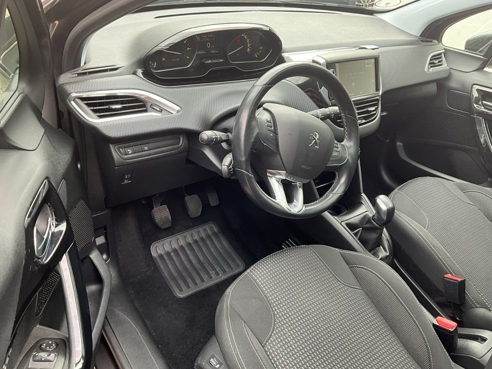 Peugeot 208 1,2 PureTech 82 Prestige 5d