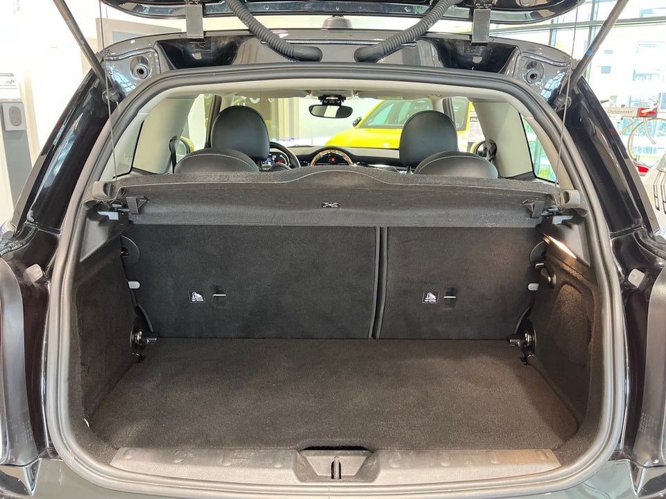 MINI Cooper SE Camden Edition 3d