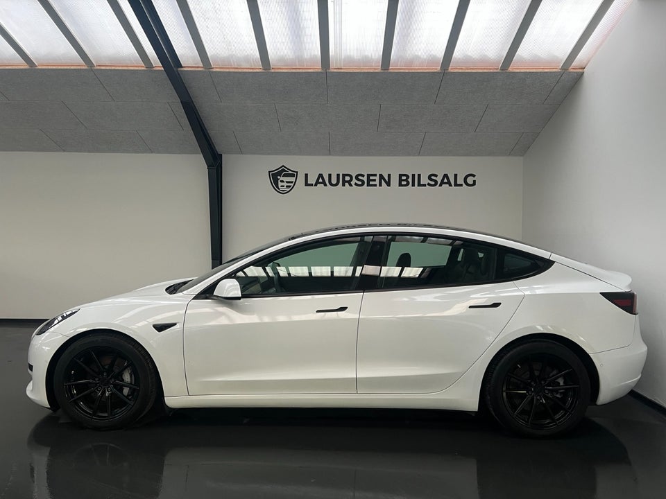 Tesla Model 3 Standard Range+ RWD 4d