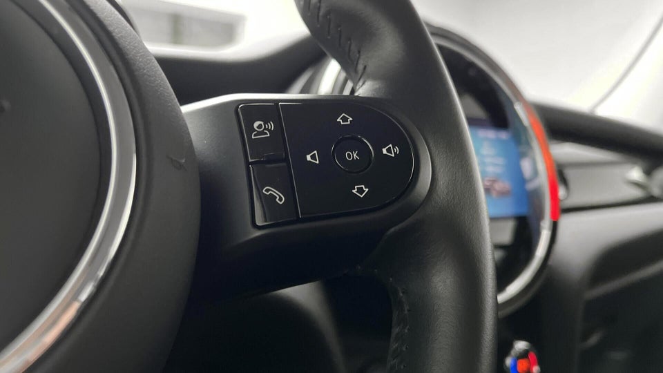 MINI Cooper SE Essential 3d