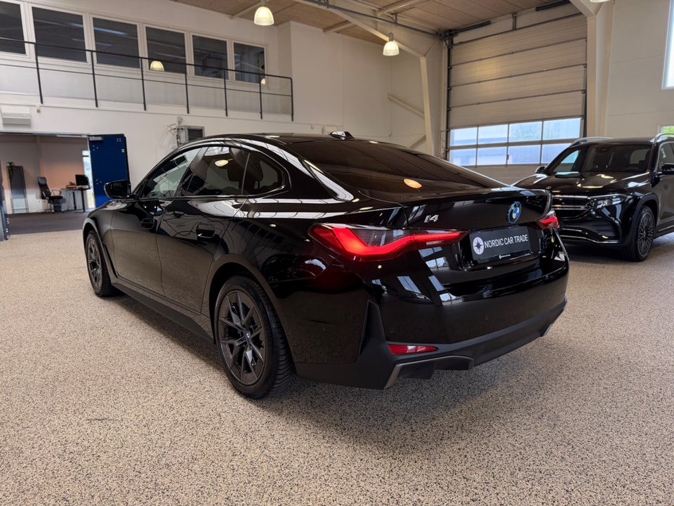 BMW i4 eDrive35 Charged 5d