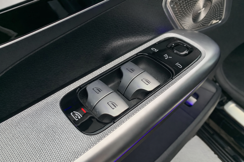 Mercedes EQE350 AMG Line 4d