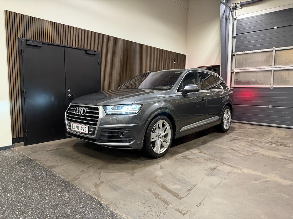 Audi Q7 3,0 TDi 272 S-line quattro Tiptr. 7prs 5d