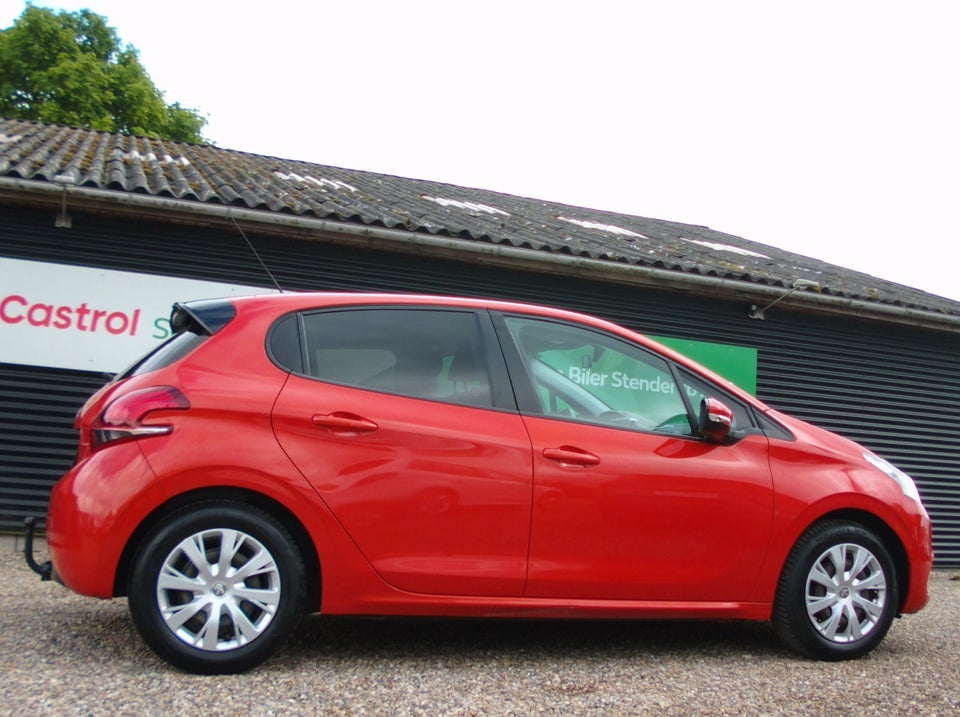Peugeot 208 1,2 VTi 82 Strike 5d