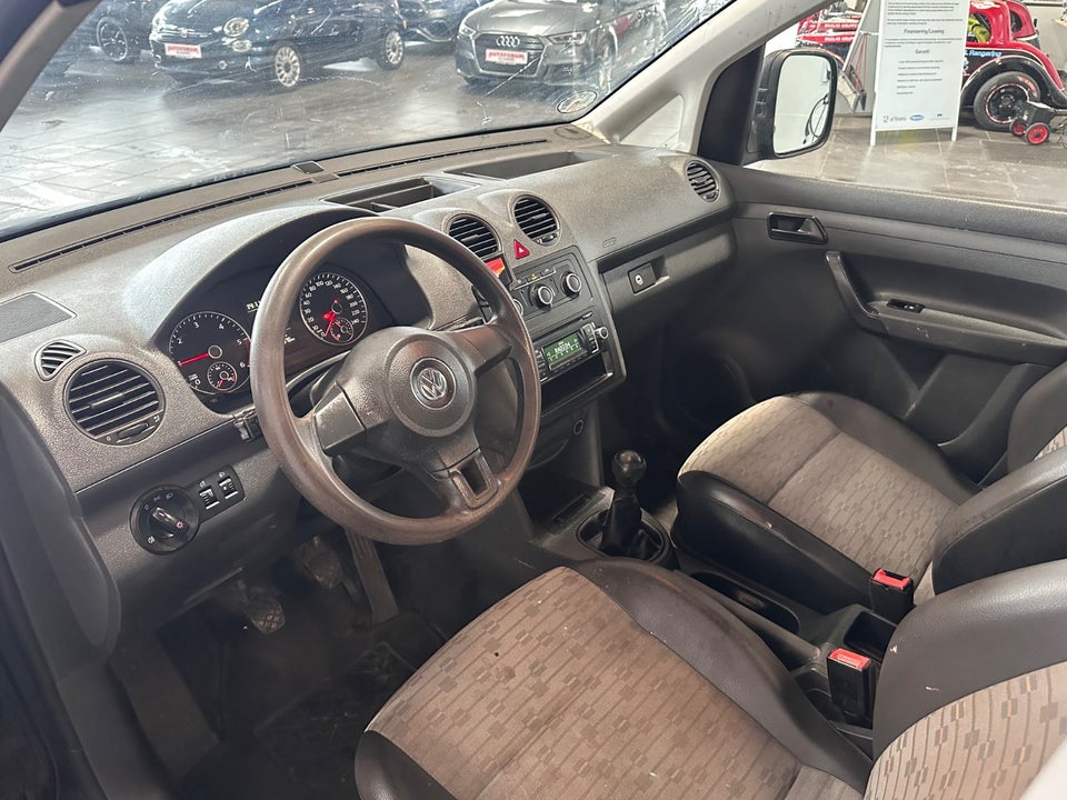 VW Caddy 1,6 TDi 102 Basis BMT Van 5d