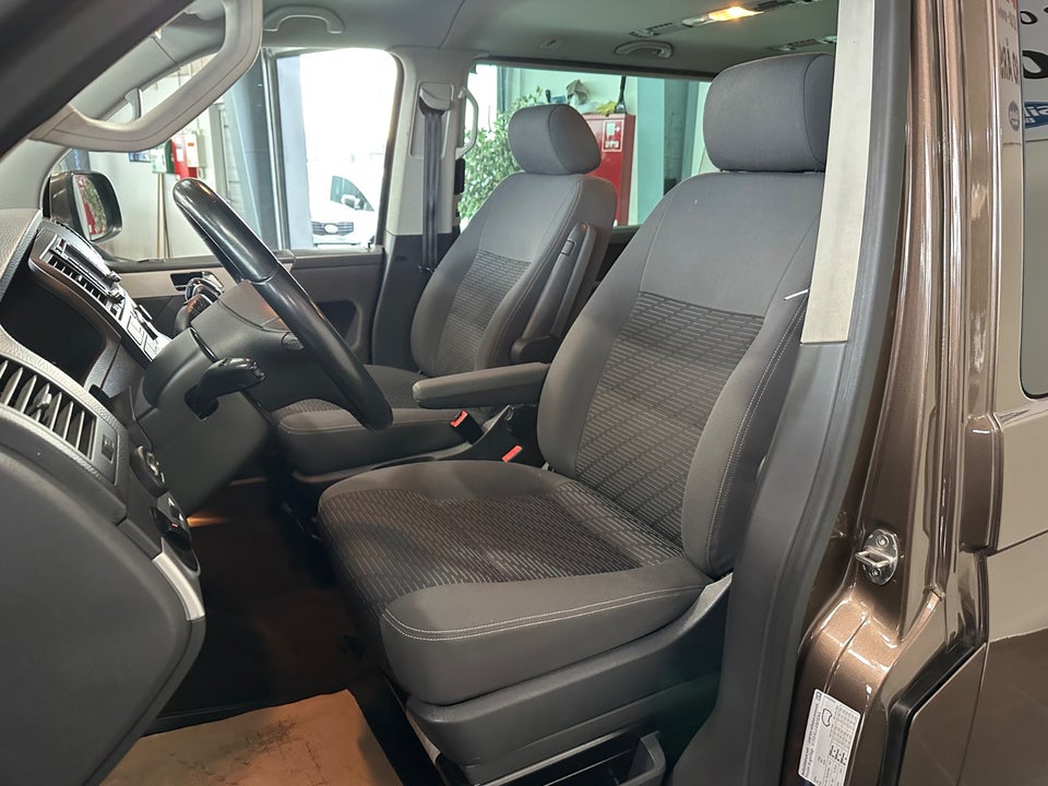 VW Multivan 2,0 TDi 180 Comfortline DSG kort 4d