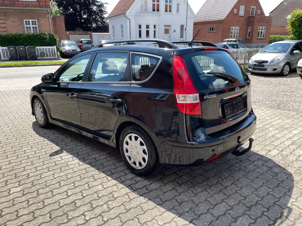 Hyundai i30 1,6 CRDi 90 Blue Drive CW 5d
