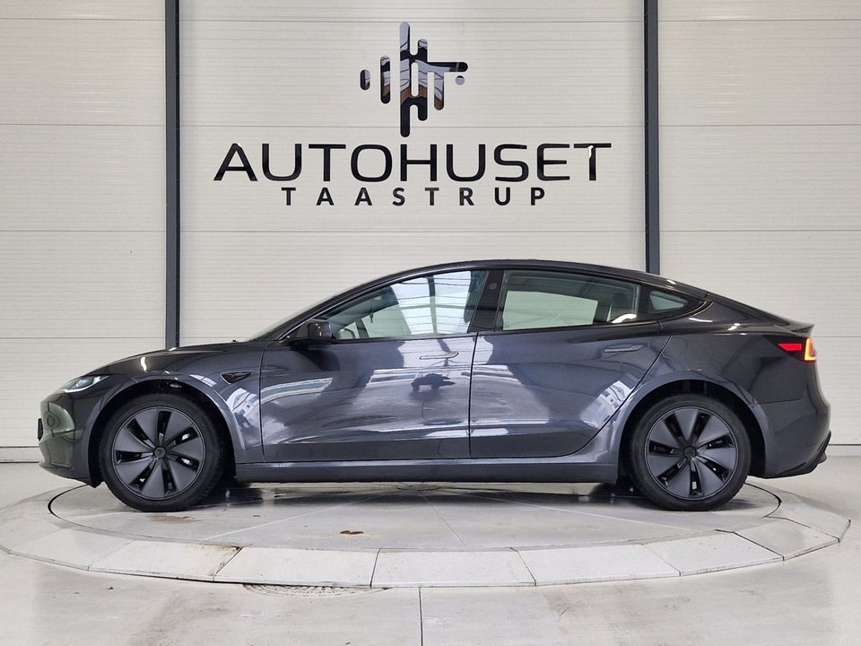 Tesla Model 3 RWD 4d