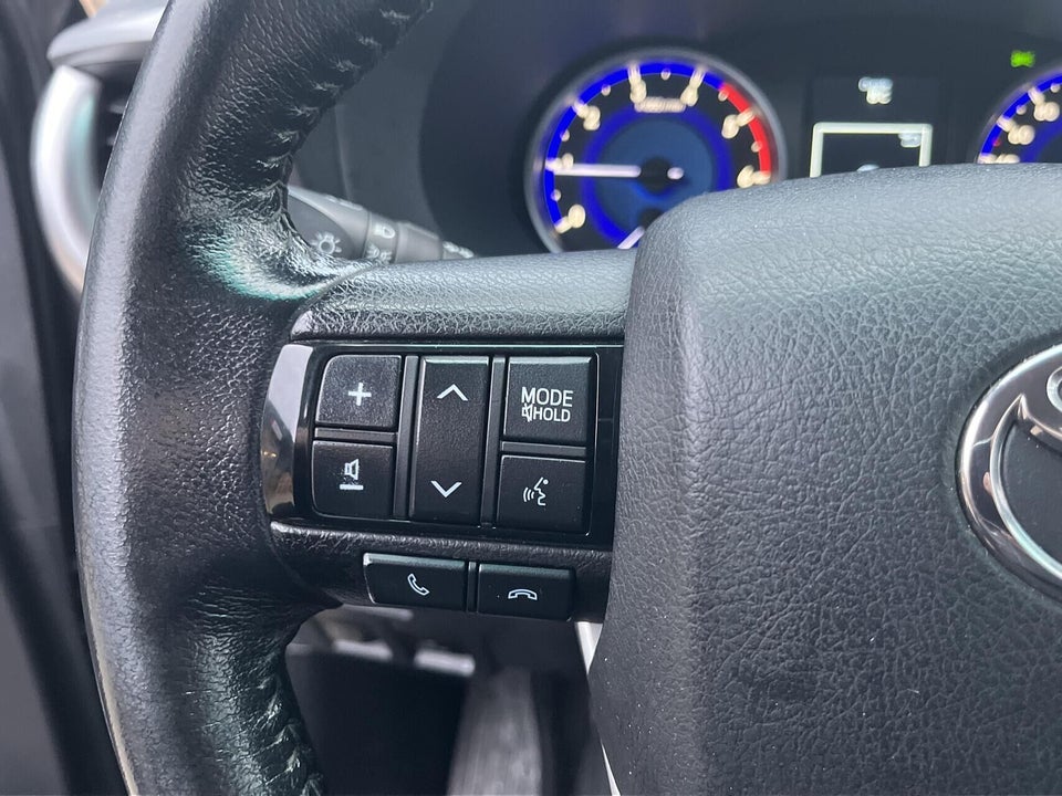 Toyota HiLux 2,4 D-4D 150 T3 Ex.Kab 4x4 4d