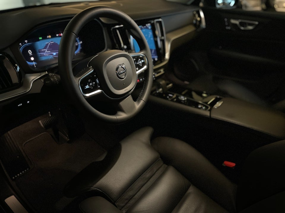 Volvo V60 2,0 T6 ReCharge Plus Dark aut. AWD 5d