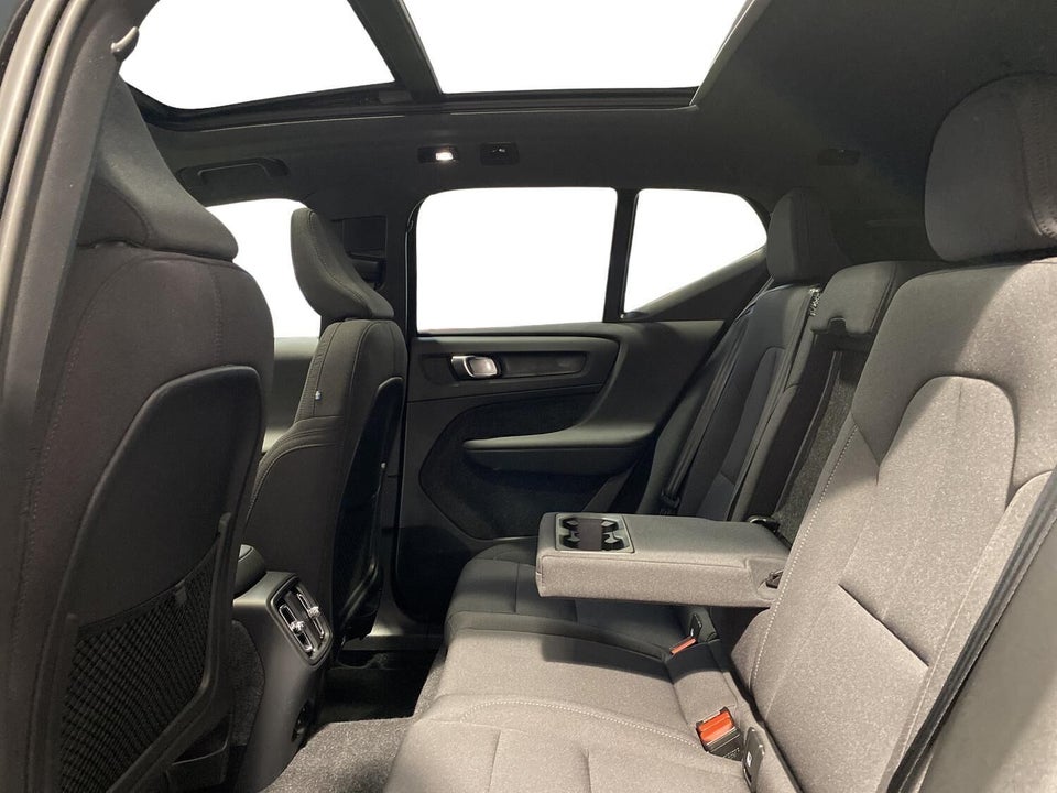 Volvo EX40 Extended Range Black Edition 5d