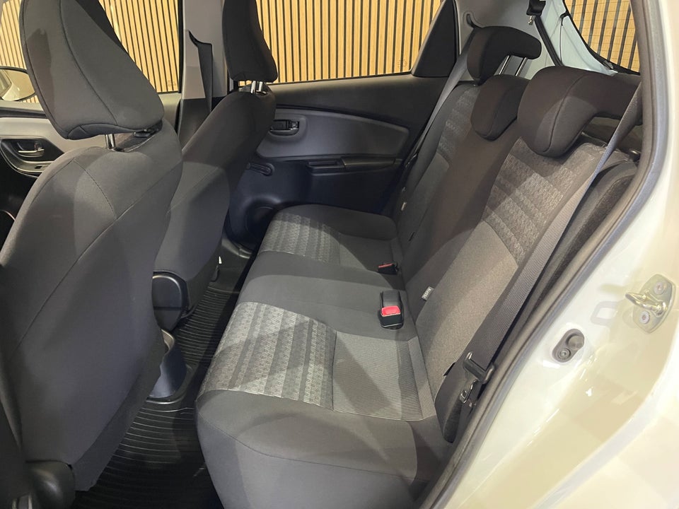 Toyota Yaris 1,0 VVT-i T2 5d