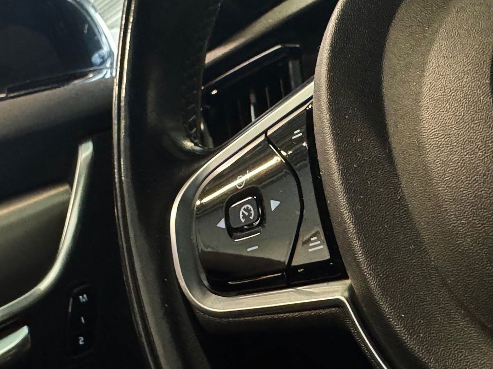 Volvo V90 2,0 T5 254 Momentum aut. 5d
