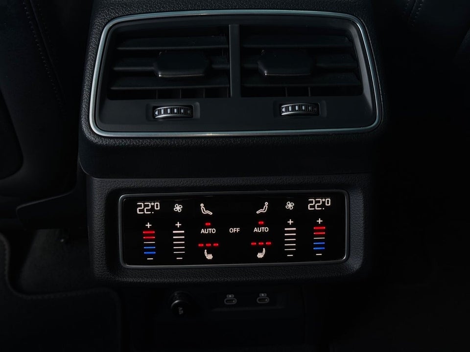 Audi Q8 e-tron 55 S-line Sportback quattro 5d