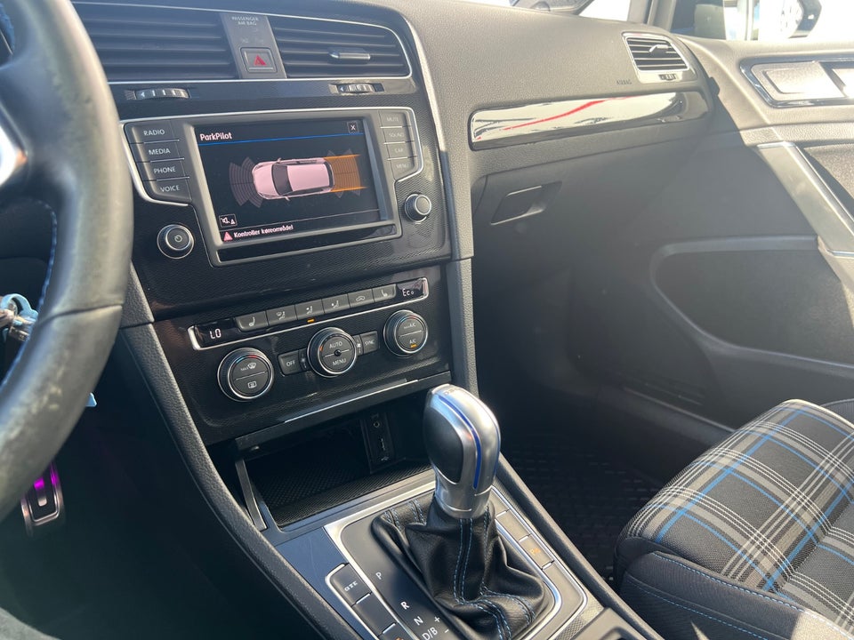 VW Golf VII 1,4 GTE Highline DSG 5d