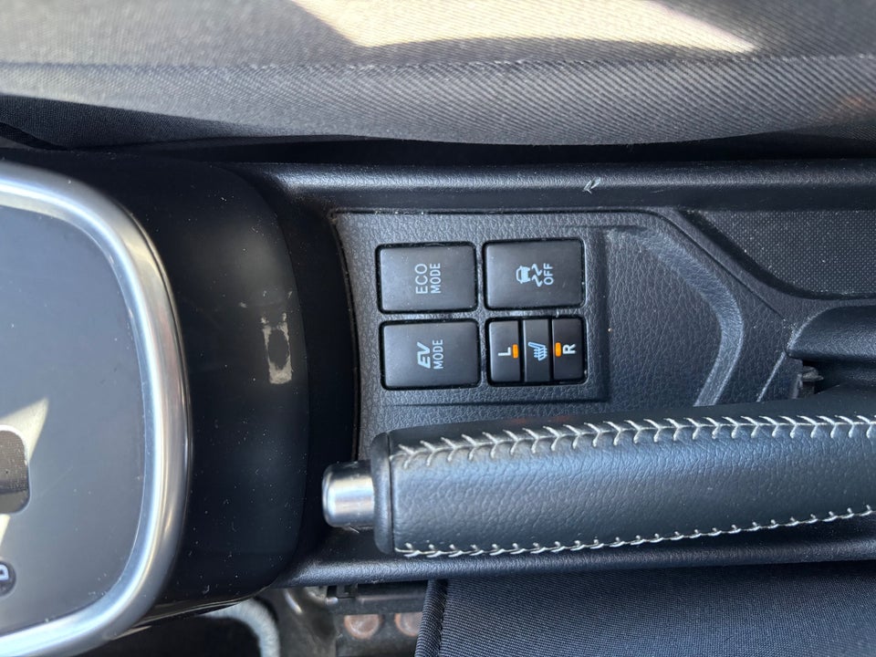 Toyota Yaris 1,5 Hybrid H1 e-CVT 5d