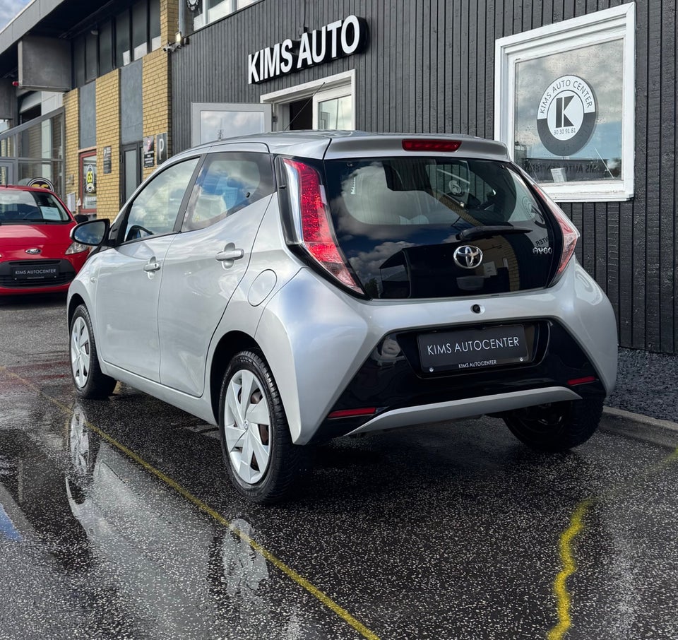 Toyota Aygo 1,0 VVT-i x-press x-touch 5d
