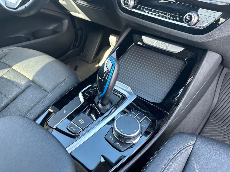 BMW iX3 Charged 5d
