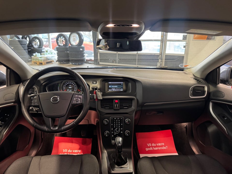 Volvo V40 2,0 D2 120 Kinetic 5d